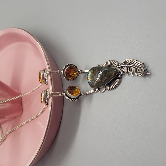 Gorgeous Labradorite Feather Necklace - Picture 3 of 5